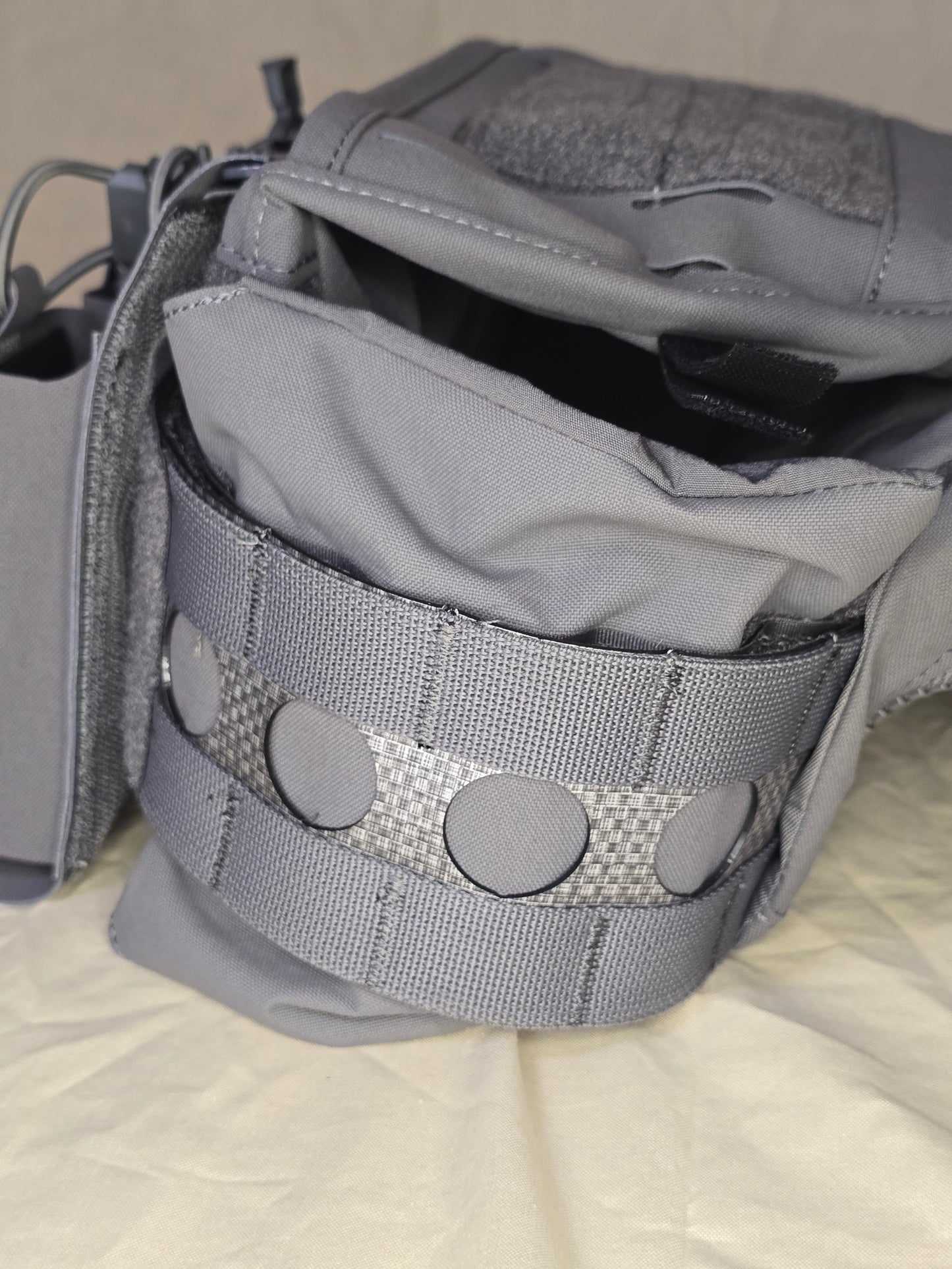Grey - Carbon Plate Carrier