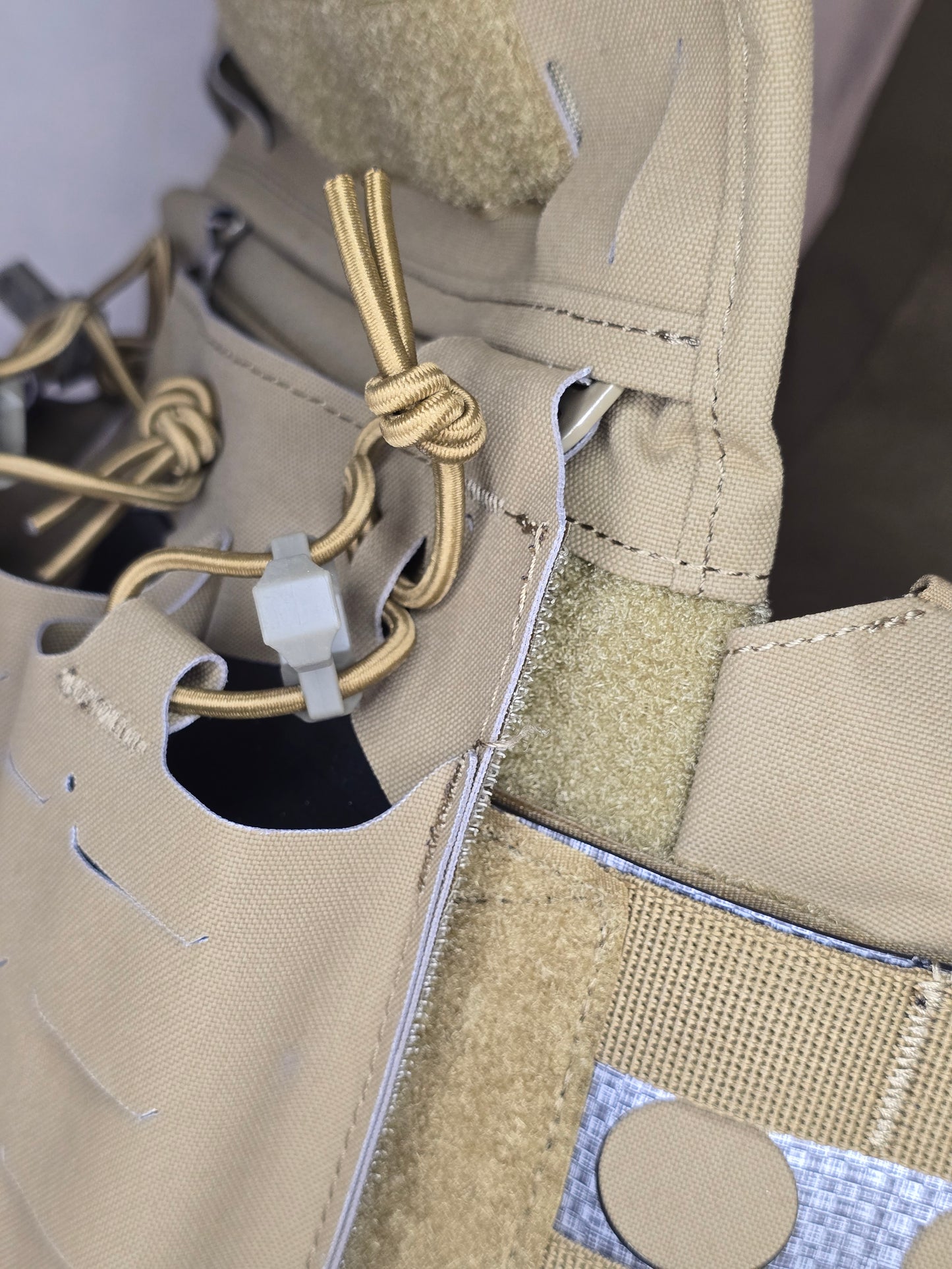 Tan - Carbon Plate Carrier