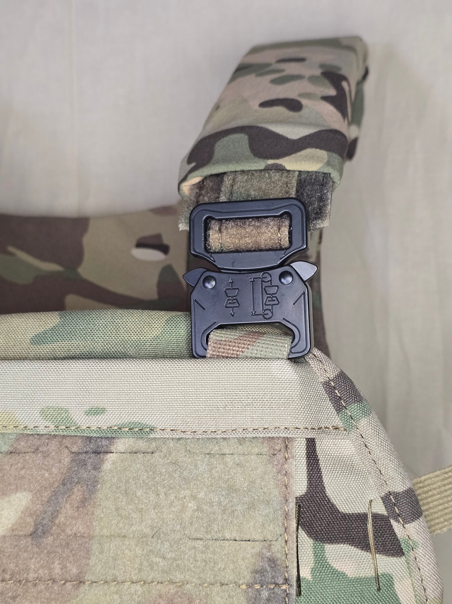 Multicam - Carbon Plate carrier