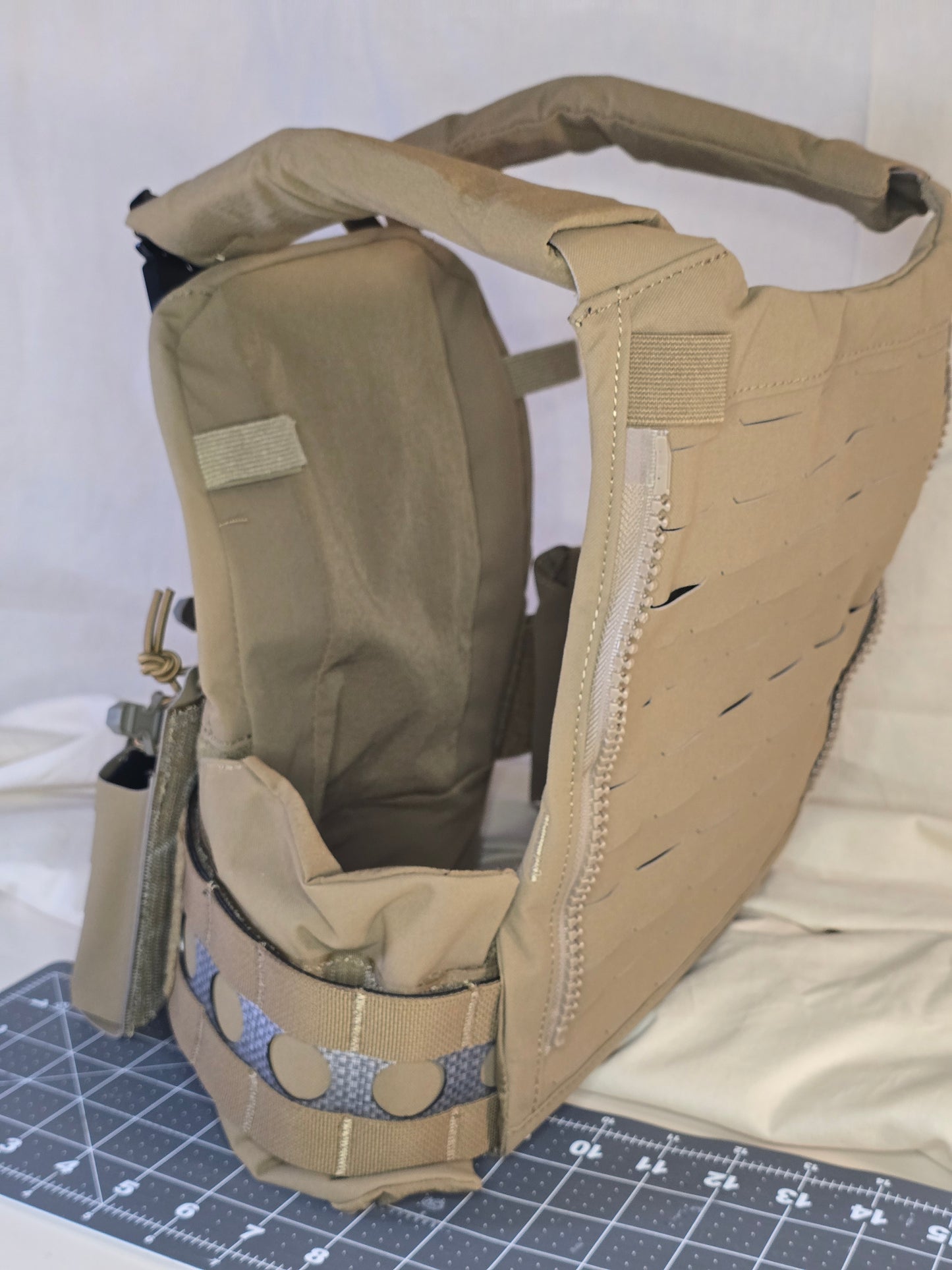 Tan - Carbon Plate Carrier