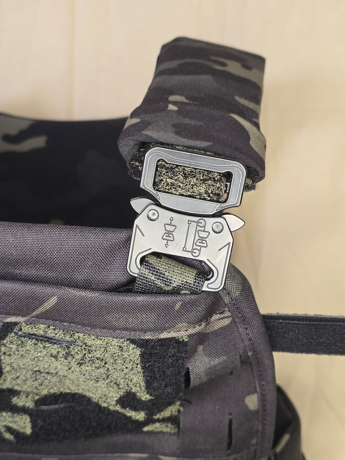 Black Multicam - Carbon Plate Carrier